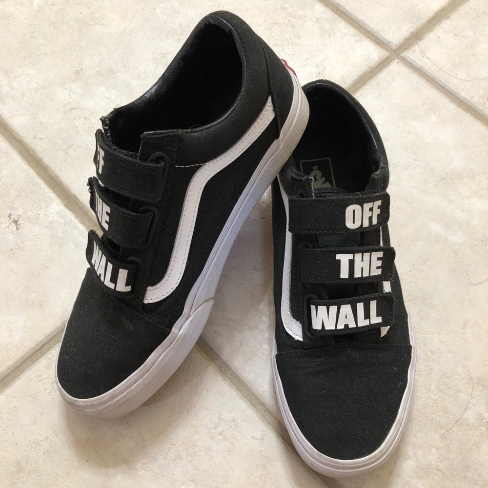 Black Vans “Off The Walls” Old Skool V/Velcro
